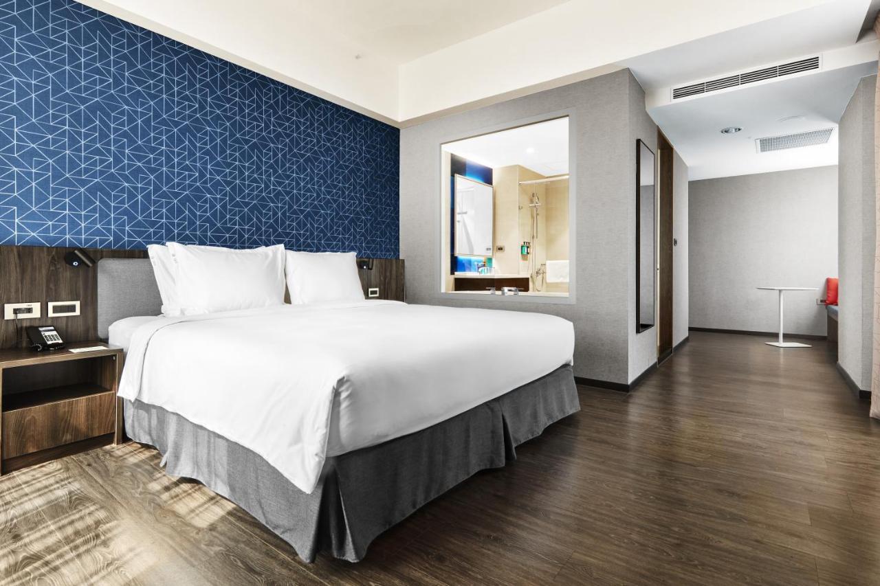 Holiday Inn Express Kaohsiung Love River, an IHG Hotel Exterior foto