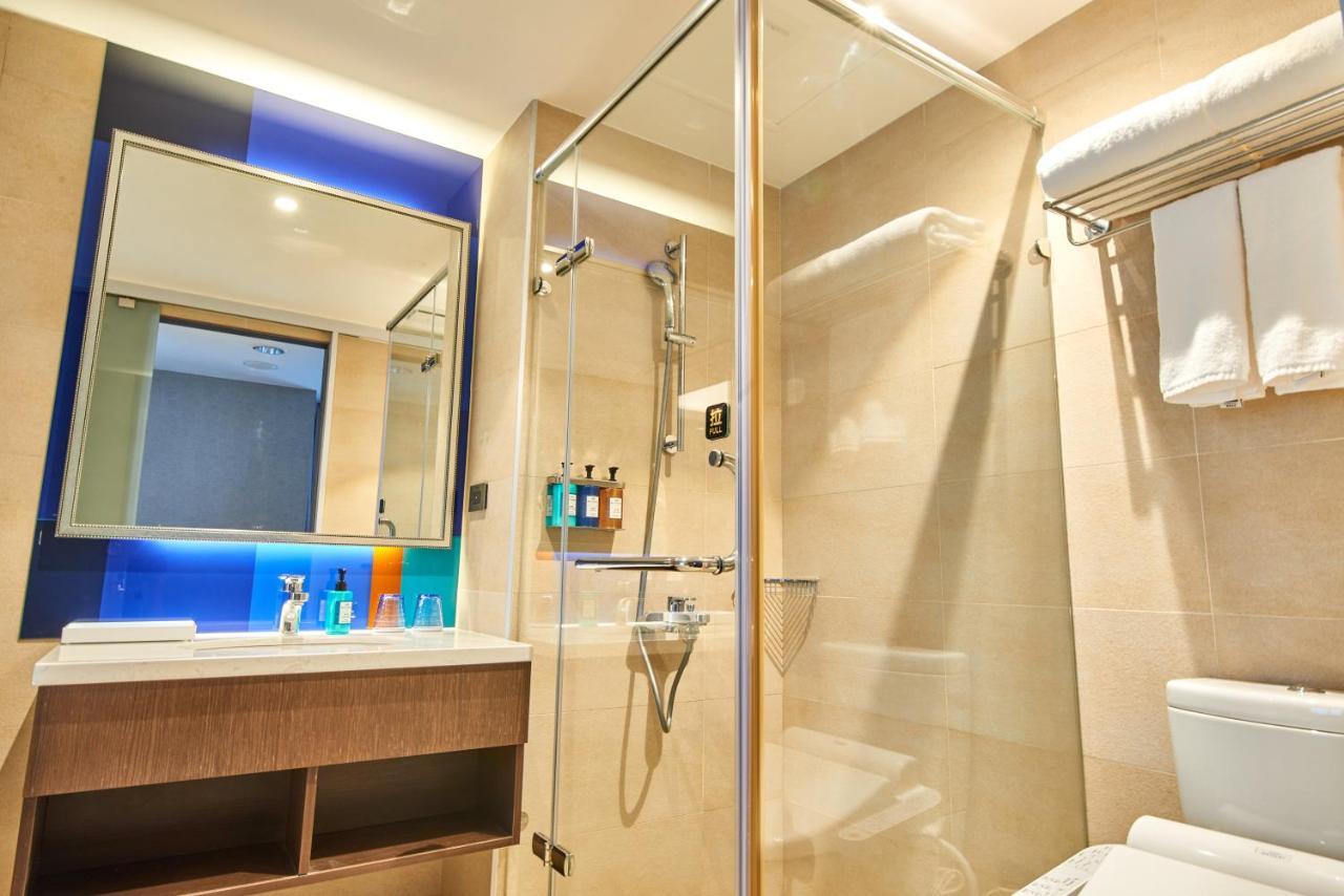 Holiday Inn Express Kaohsiung Love River, an IHG Hotel Exterior foto