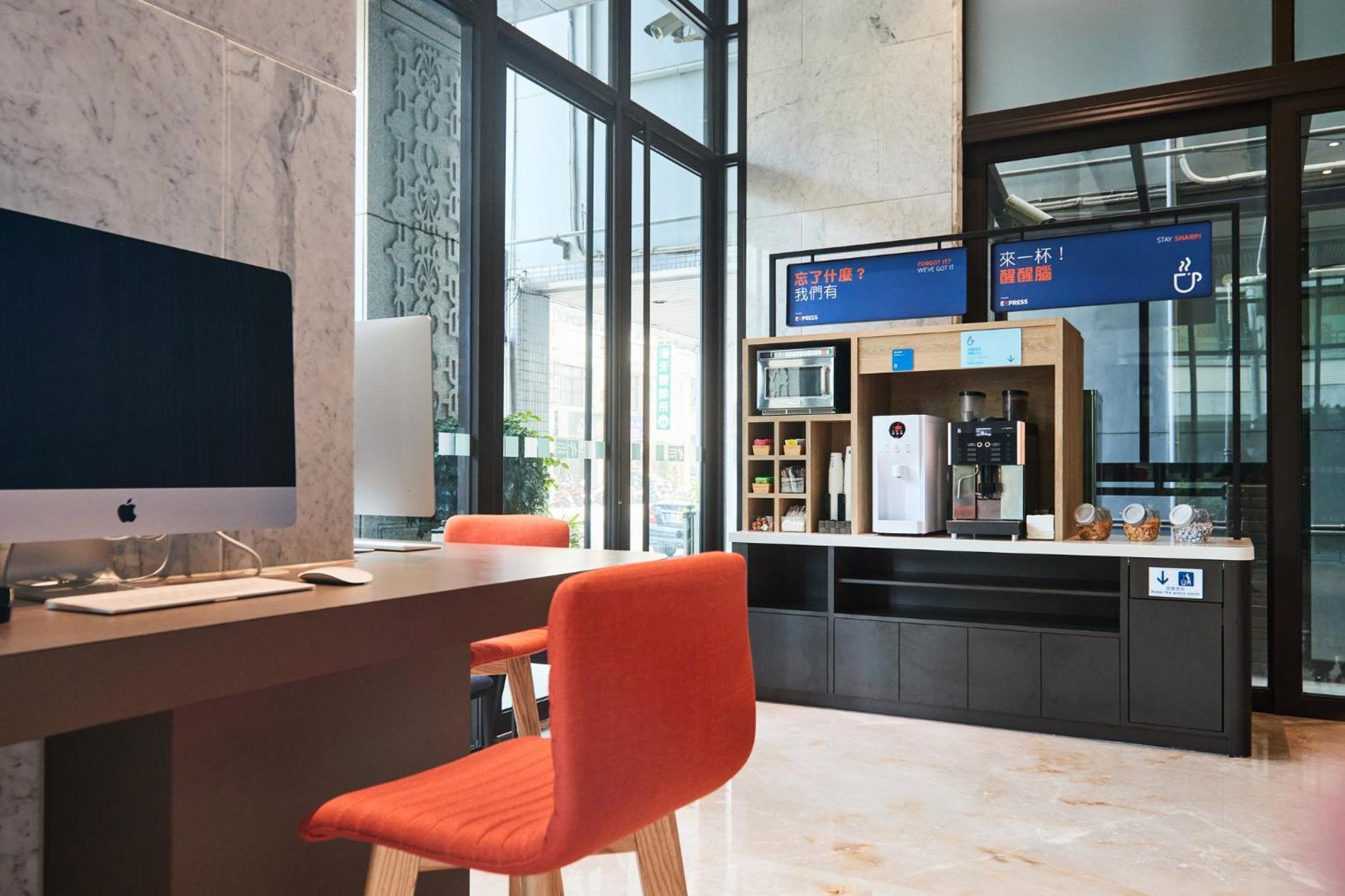 Holiday Inn Express Kaohsiung Love River, an IHG Hotel Exterior foto