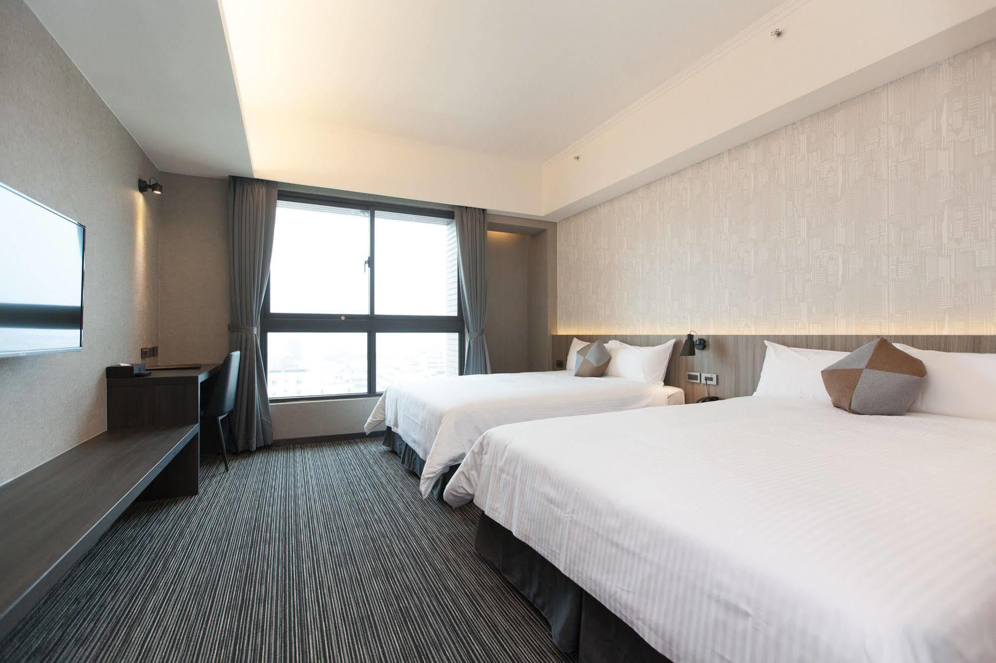 Holiday Inn Express Kaohsiung Love River, an IHG Hotel Exterior foto